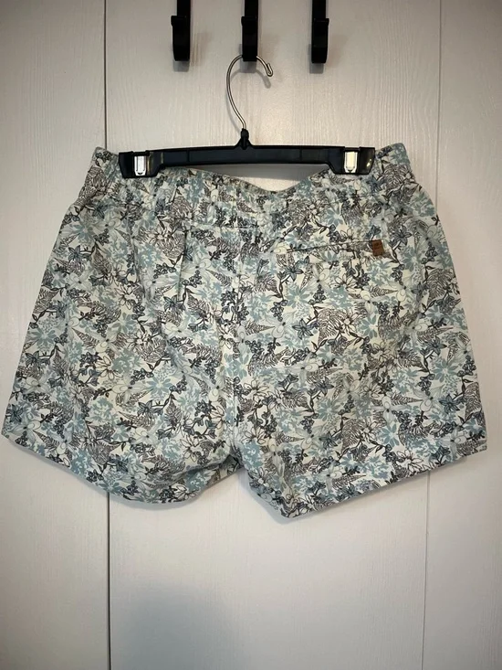 Roots Hemp Light Blue and White Floral Shorts - Picture 2 of 6